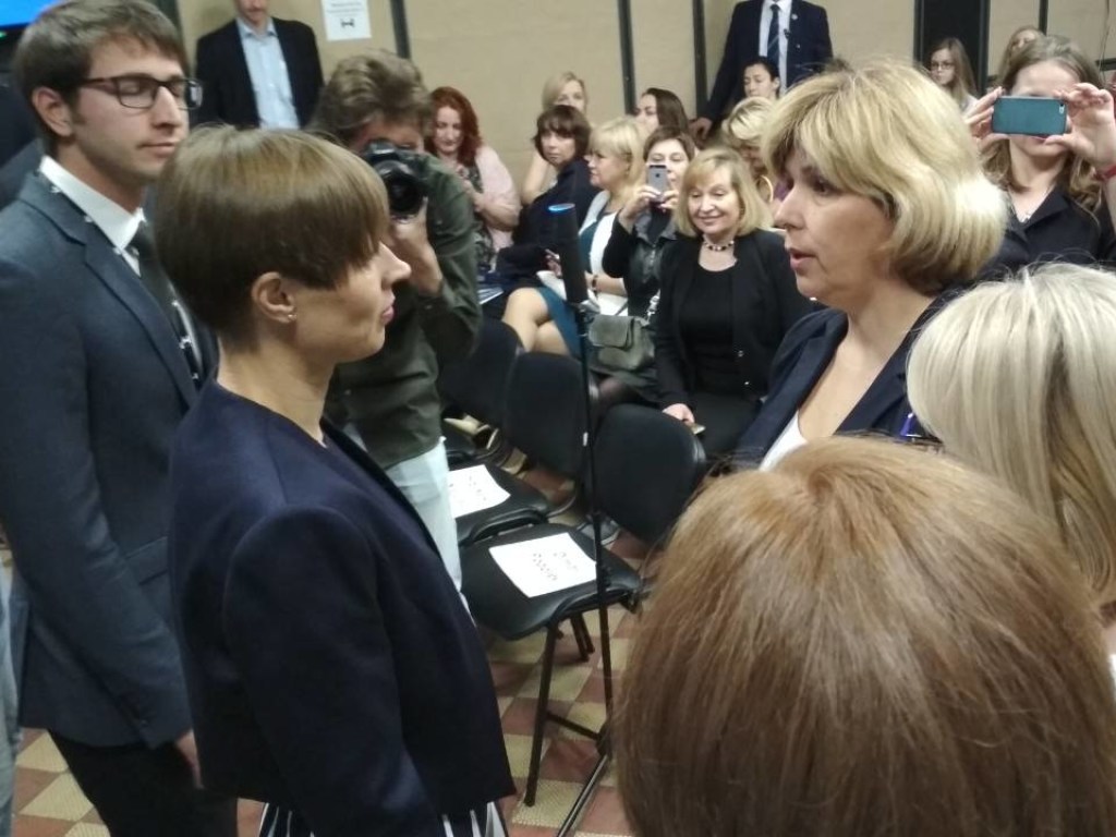 Богомолец: Президент Эстонии призвал украинских женщин бороться за мир
