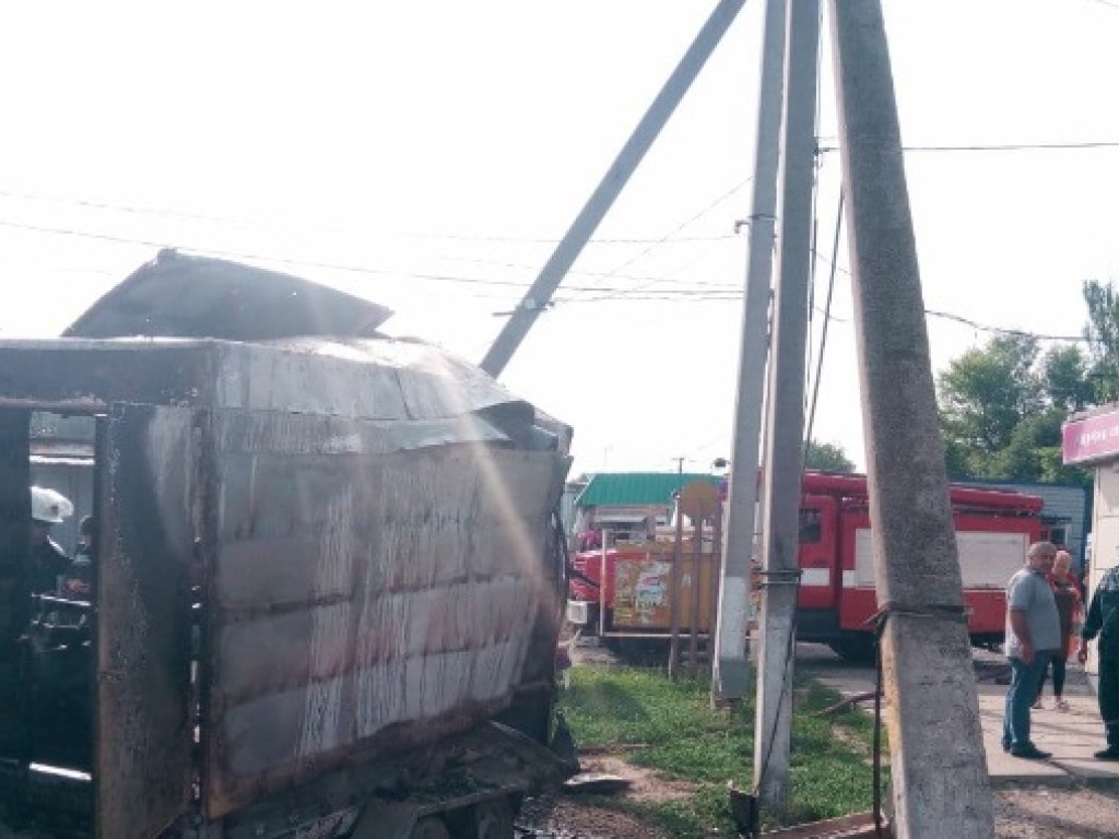 Фургон с шаурмой взорвался в селе Запорожской области (ФОТО)