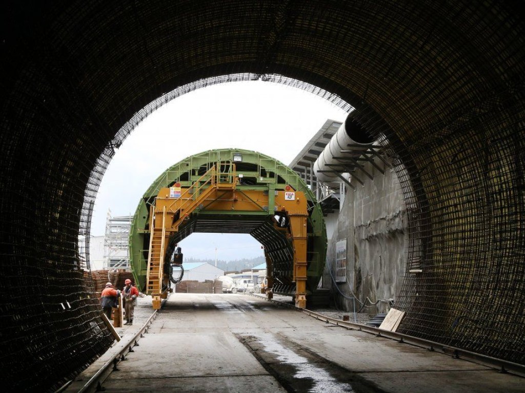 Порошенко открыл Бескидский тоннель в Карпатах (ФОТО, ВИДЕО)