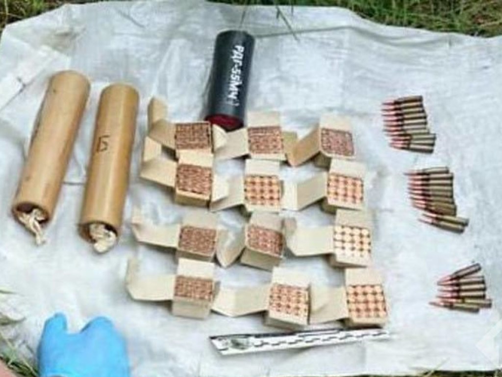 В Одесской области спецслужбы нашли несколько тайников с оружием (ФОТО)