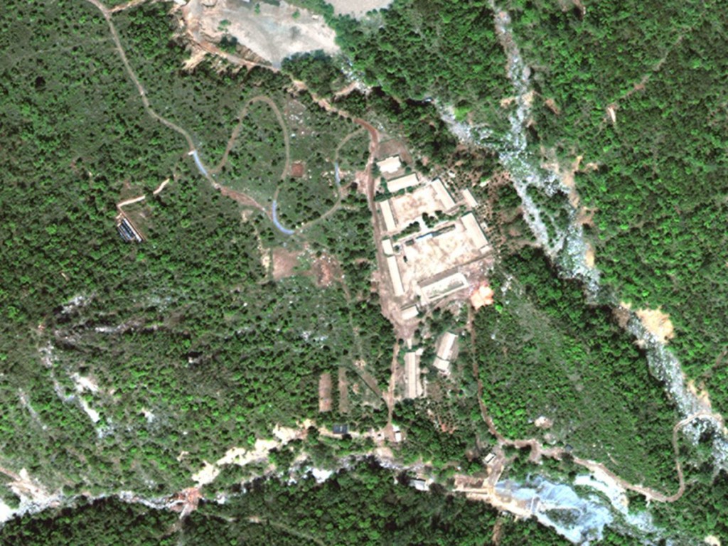 Северная Корея демонтировала ядерный полигон (ФОТО)
