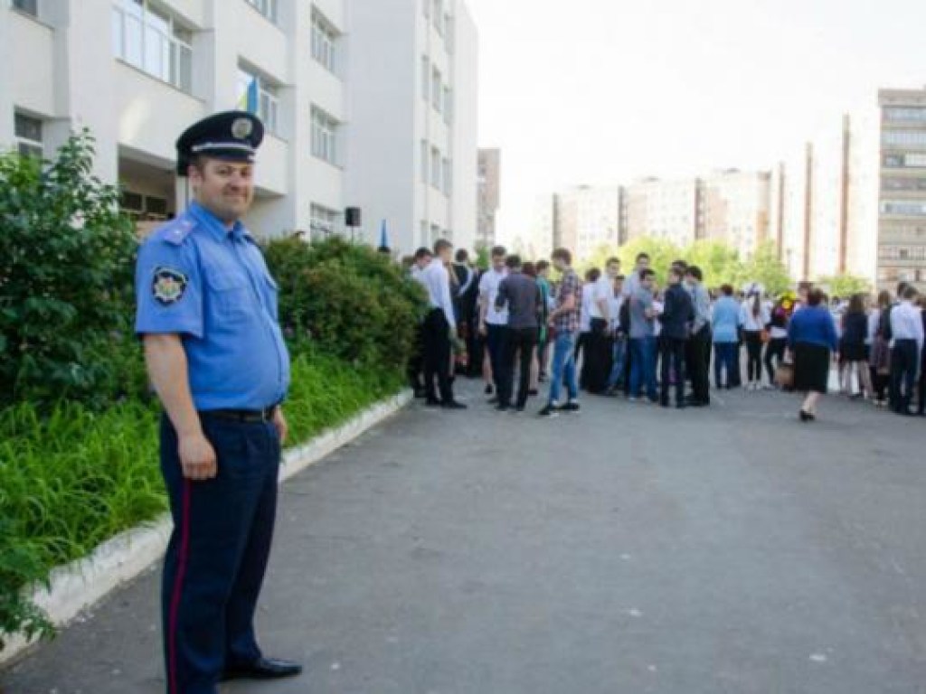 Пропускной режим и разъяснительная работа: В Киеве усилят меры безопасности в школах и детсадах