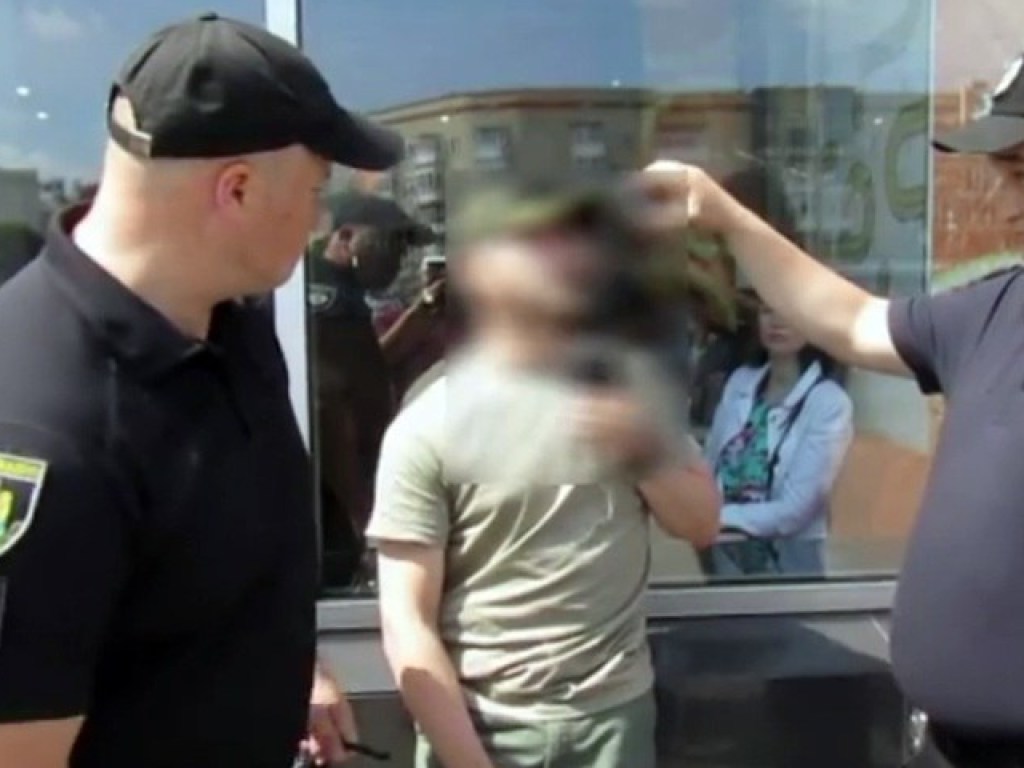 В Житомире на параде задержали участника АТО: в полиции дали пояснения (ВИДЕО)