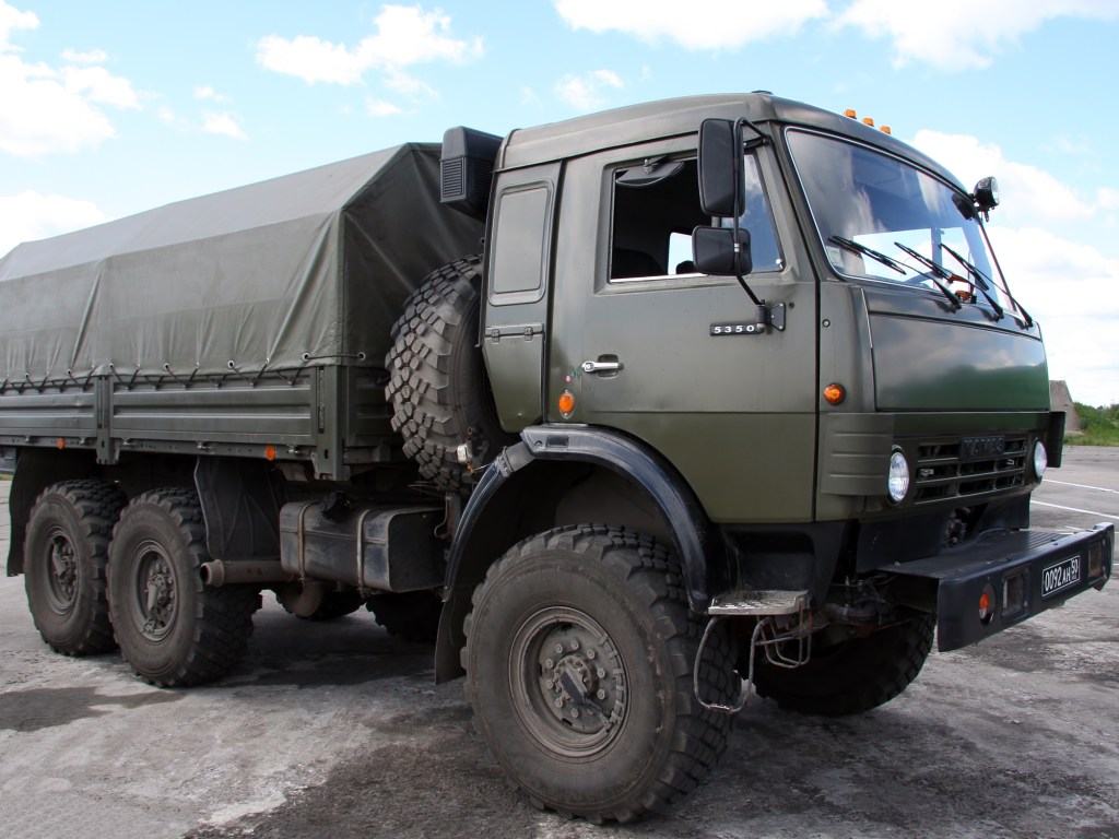 Под Киевом солдат-срочник погиб под колесами грузовика в воинской части