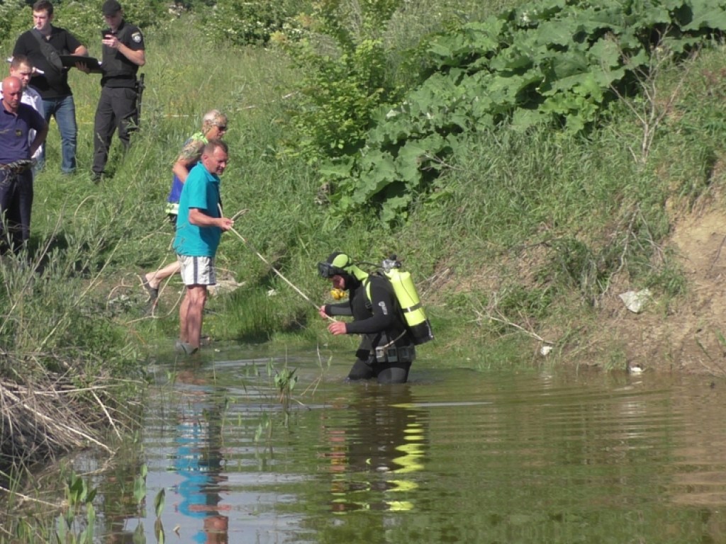 Трагедия в Черновцах: в озере утонули двое детей (ФОТО)
