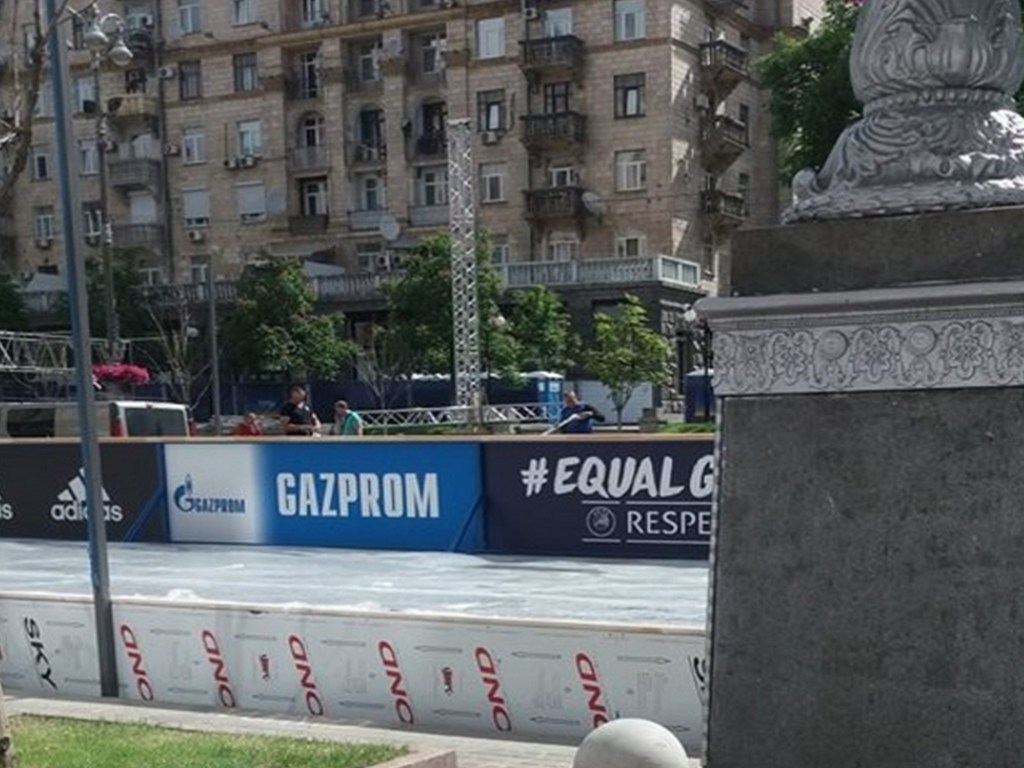 Логотип «Газпрома» не исчезнет с баннера финала ЛЧ в Киеве &#8212; УЕФА