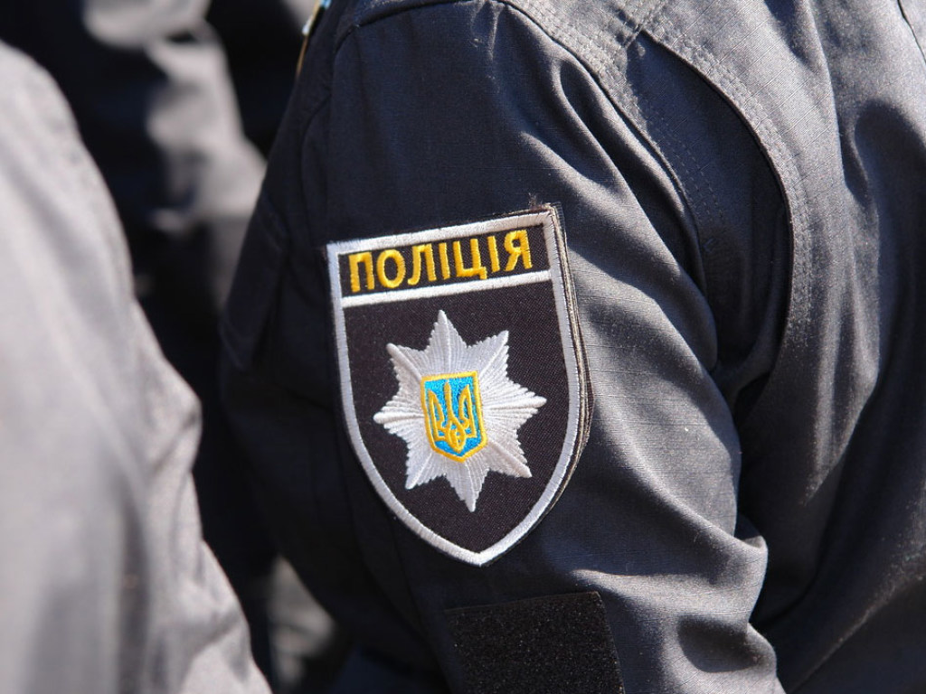 В центре Киева задержали молодых людей с пиротехникой и балаклавами (ФОТО)