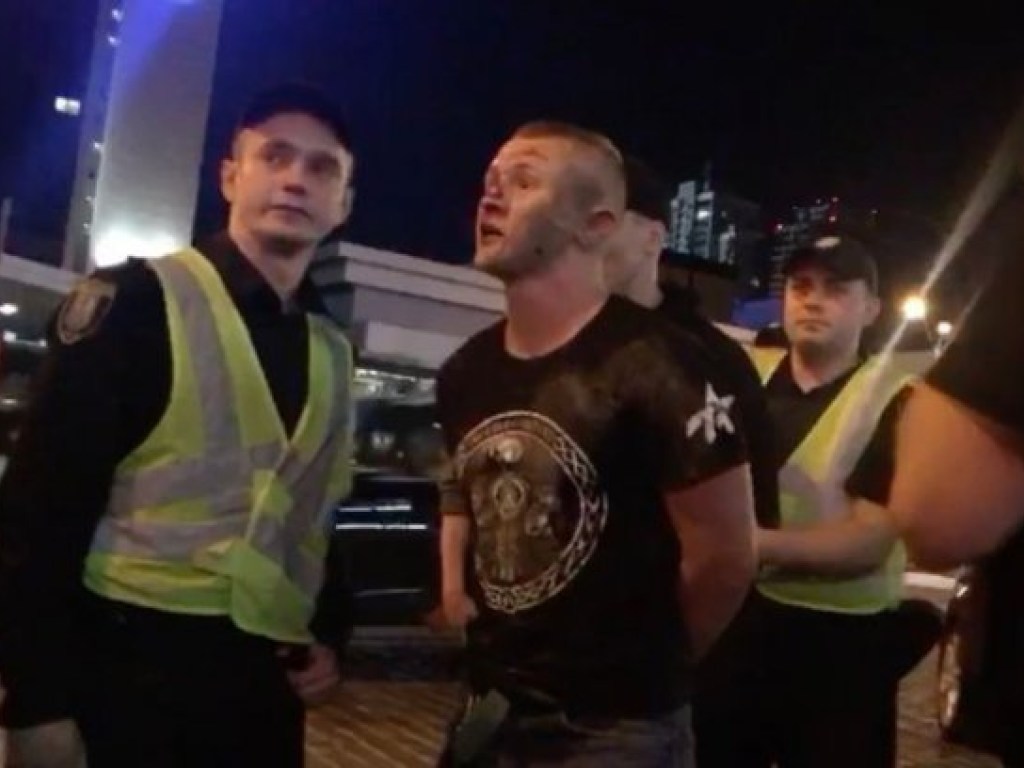 Драка в центре Киева: на фанатов  «Ливерпуля» напала группа из 20 хулиганов (ФОТО, ВИДЕО)