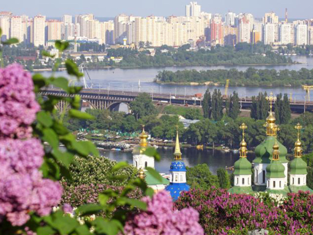 Во вторник в Украине будет жарко и без осадков