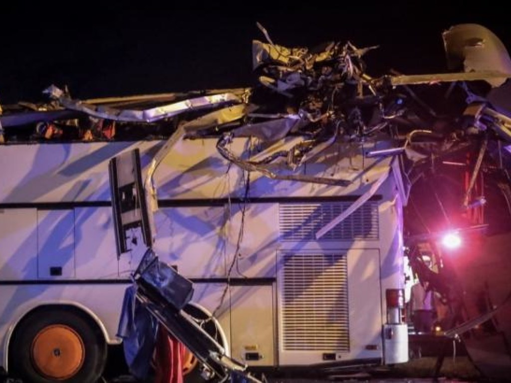 Жуткое ДТП с украинским автобусом в Будапеште: появилось видео с места аварии