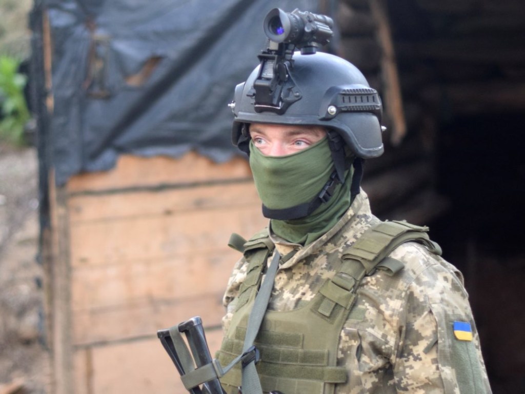 Штаб ООС: За сутки на Донбассе ранены 4 украинских военных