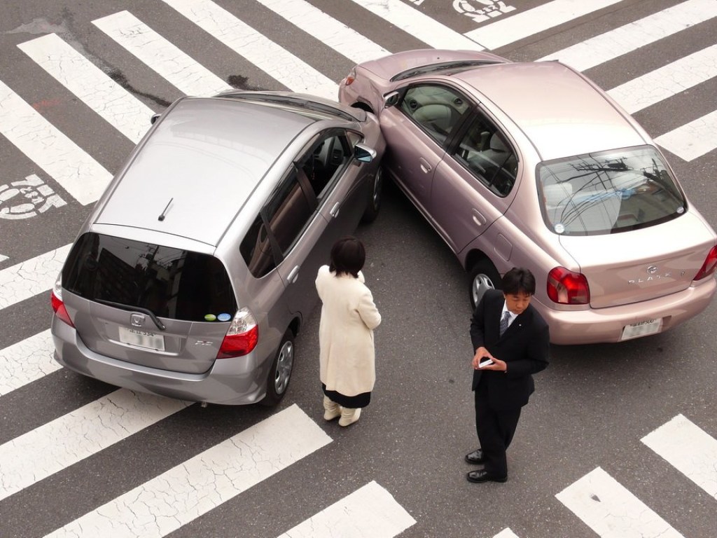 В Японии 90-летняя женщина-автомобилист протаранила толпу пешеходов (ФОТО)
