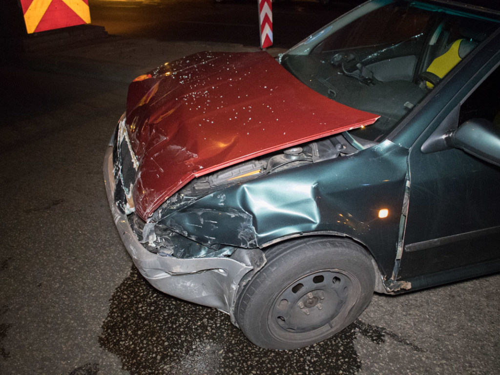 В Киеве Honda спровоцировала ДТП с пострадавшими: виновник скрылся, а позже был задержан (ФОТО)