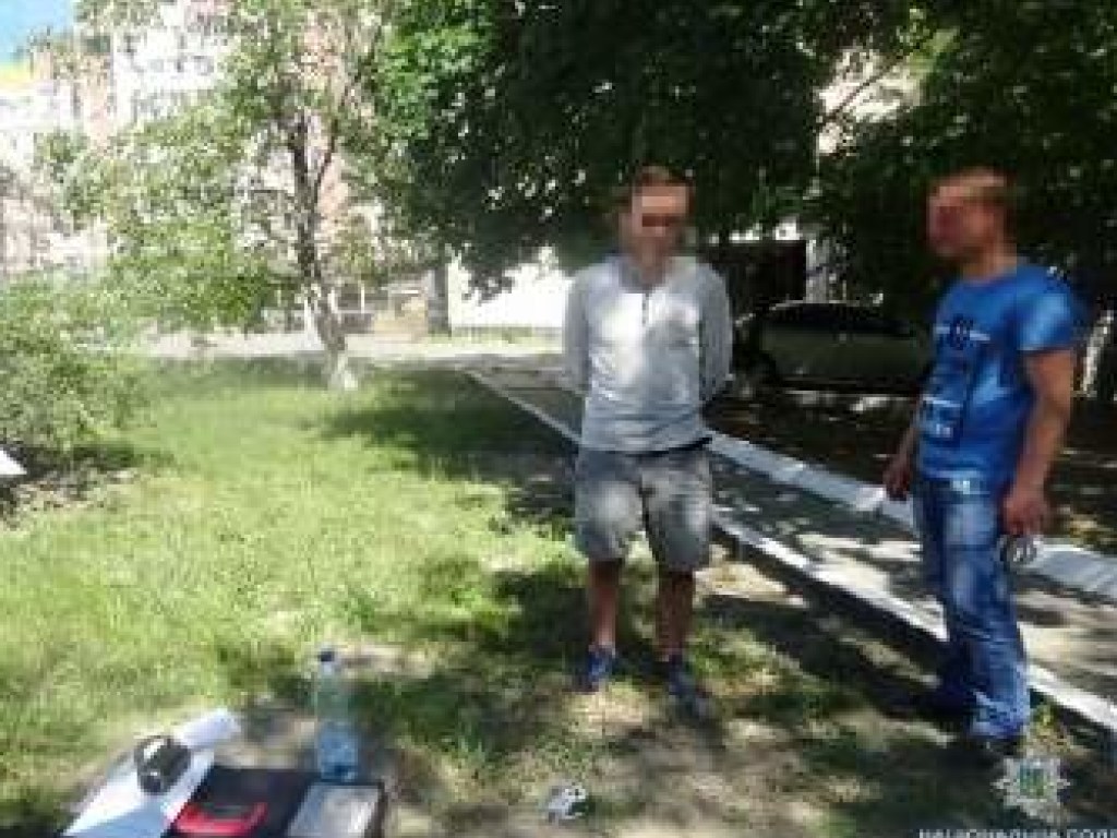 В Киеве четверо иностранцев «обчистили» квартиру (ФОТО)