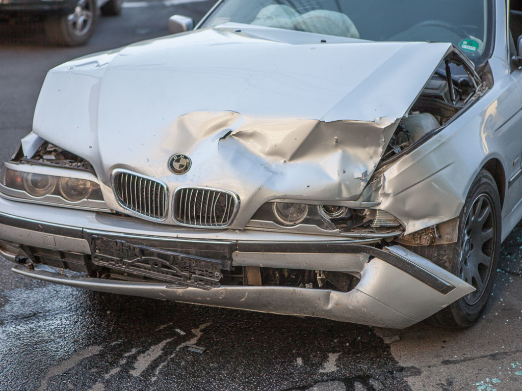 BMW, Daewoo и Лада: в центре Днепра произошло ДТП, пострадала женщина (ФОТО)