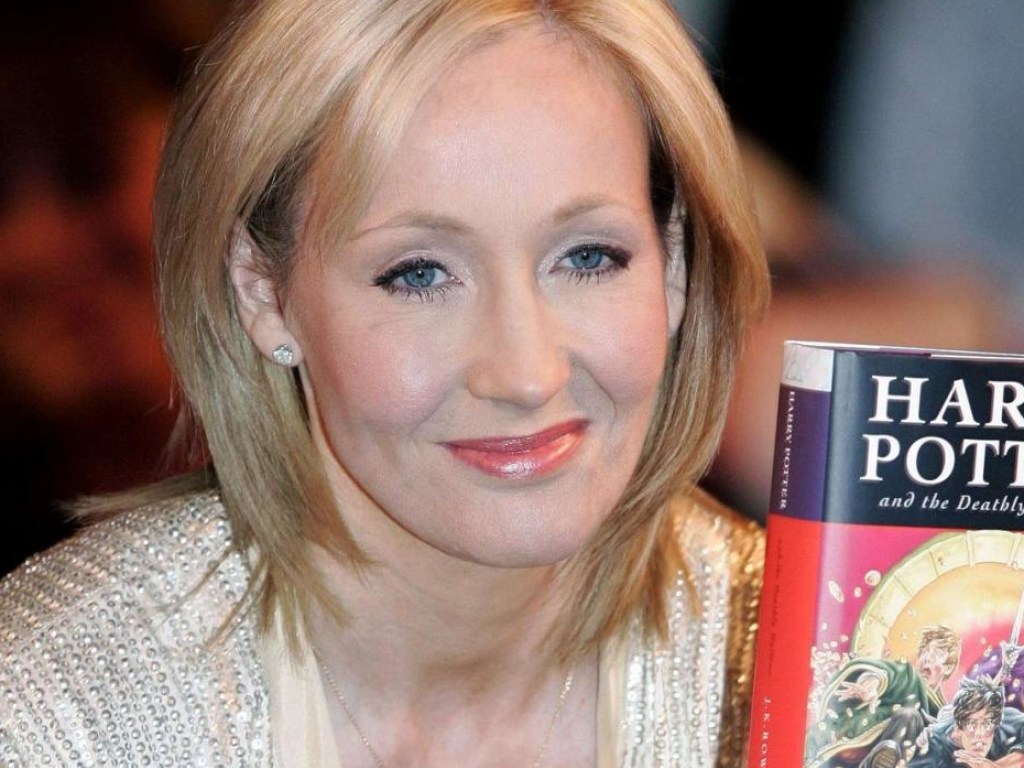 Конкурент Гарри Поттера: Джоан Роулинг пообещала написать новую детскую книгу