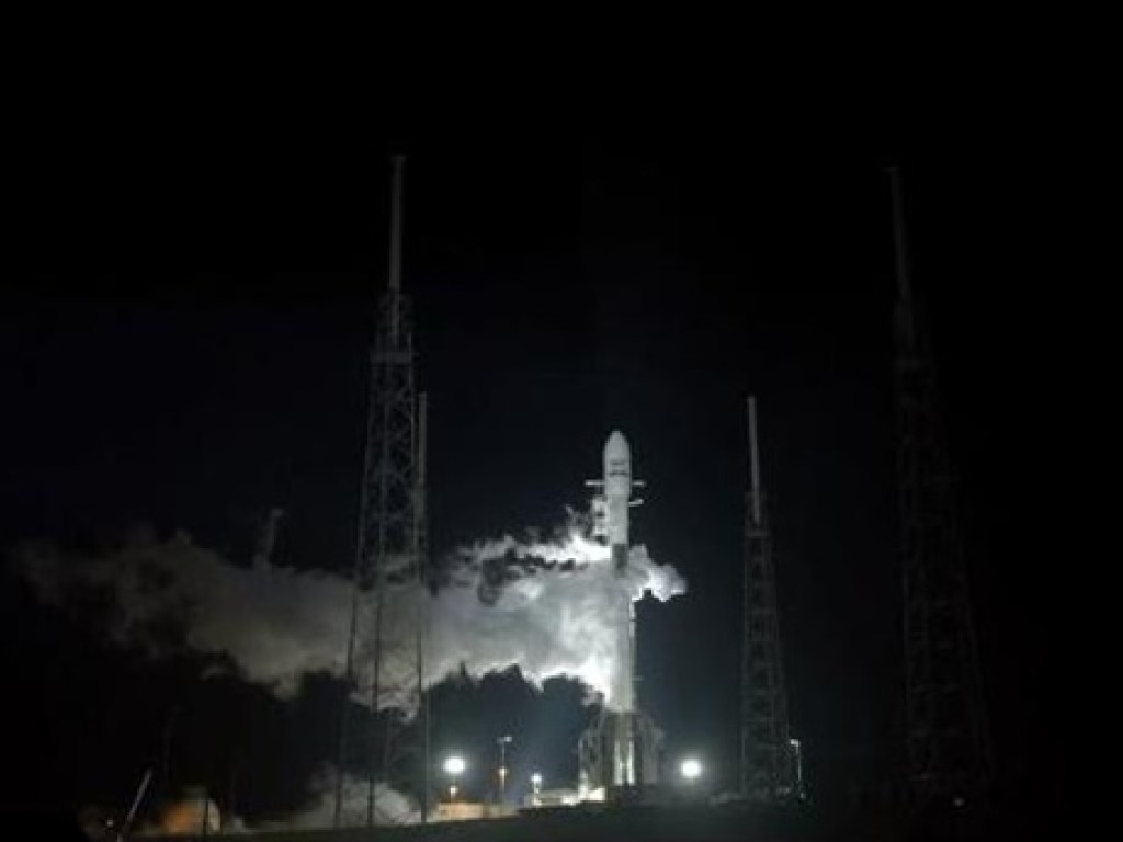 Компания SpaceX запустила ракету Falcon 9 с европейским спутником связи (ФОТО, ВИДЕО)