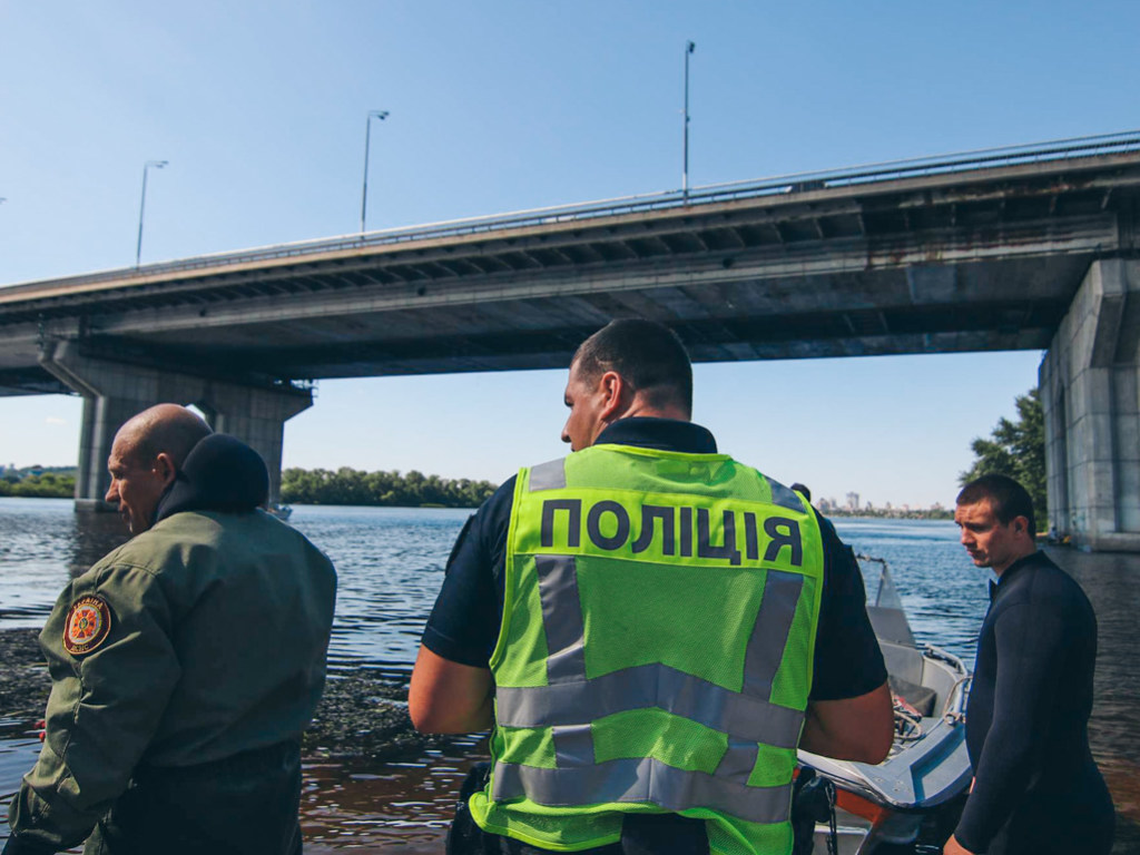Прыжок с Южного моста завершился для жителя Киева летальным исходом (ФОТО)