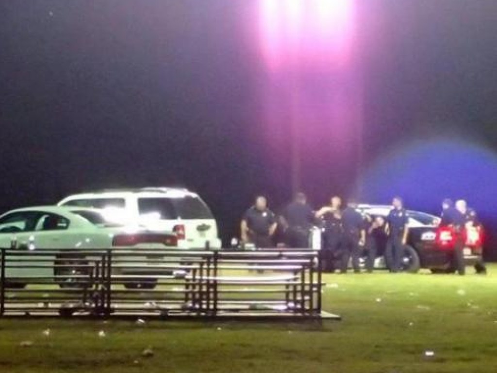 На футбольном матче в Далласе произошла стрельба: множество раненых (ФОТО)
