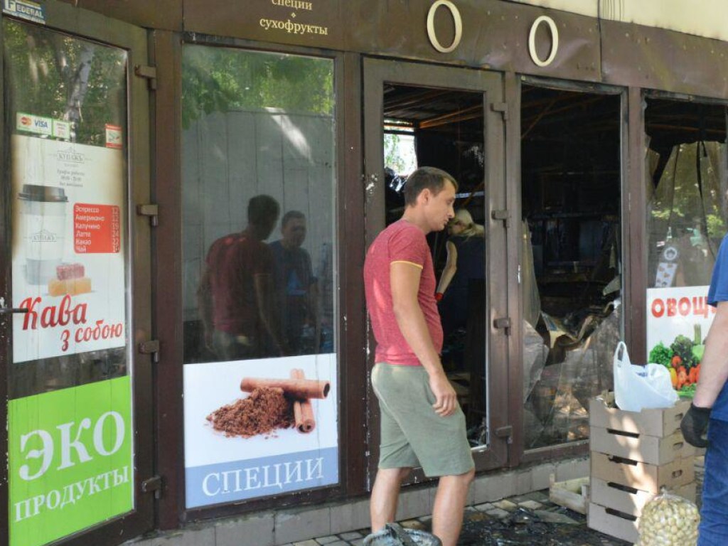 В Одессе сгорел торговый павильон (ФОТО)