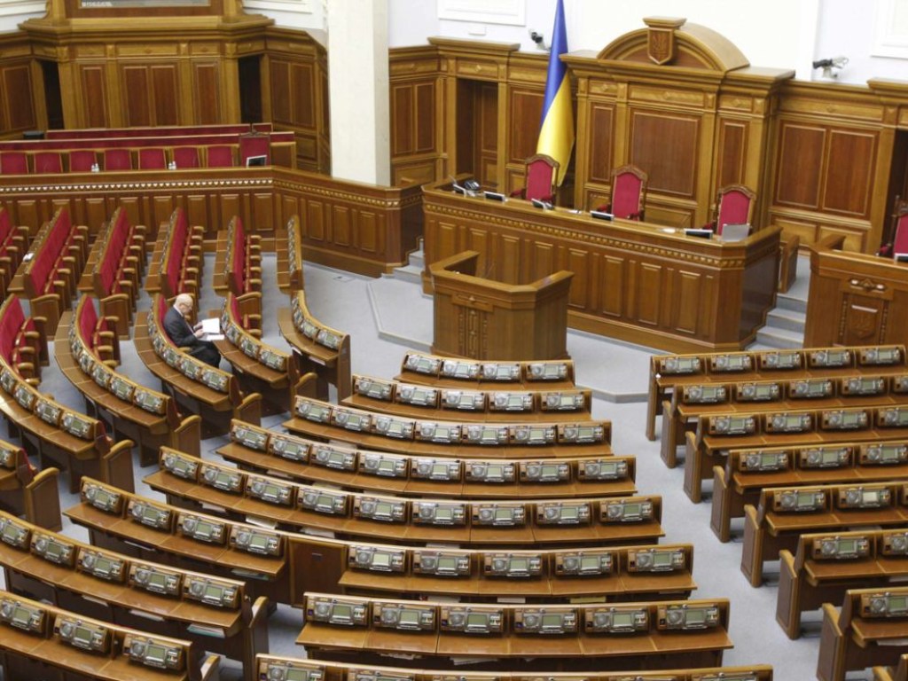 Рада рассмотрела 1,5 тысячи поправок к законопроекту об Антикоррупционном суде