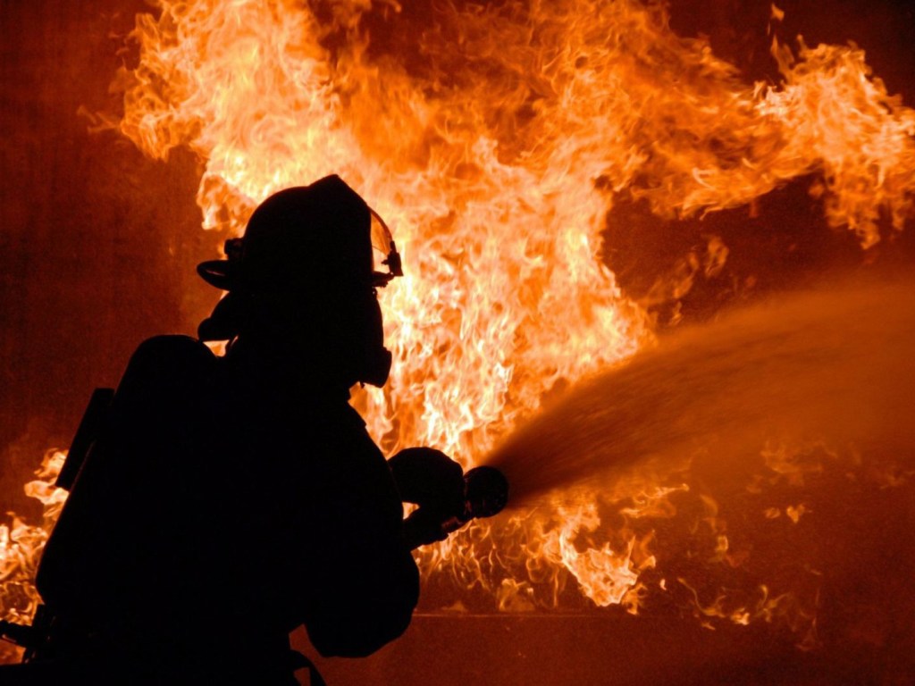 В Кривом Роге произошел пожар в многоэтажке, мужчина сгорел в квартире