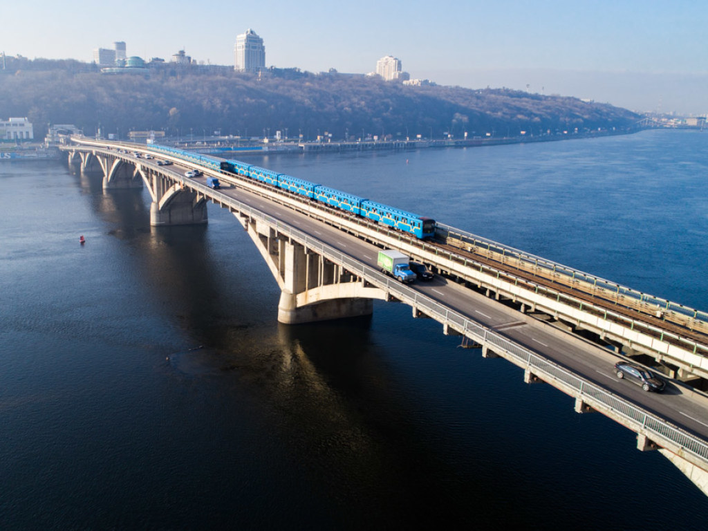 Киевский мост Метро может обрушиться в любой момент – проектировщик