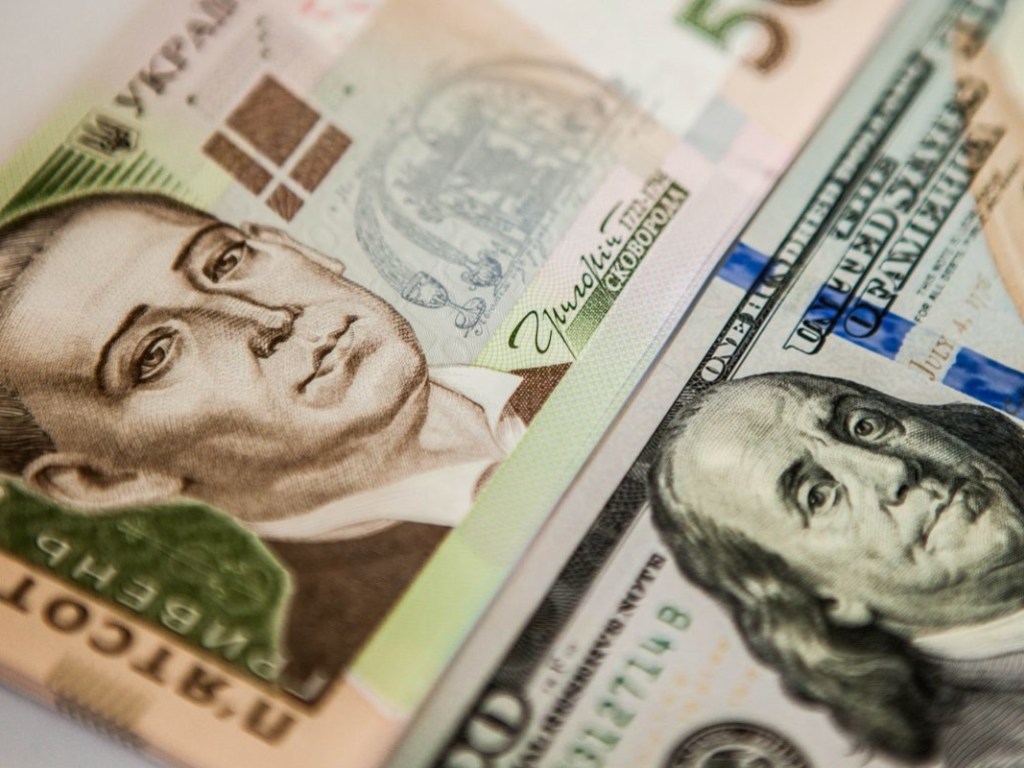 НБУ установил официальный курс гривны на уровне 25,99 гривны за доллар