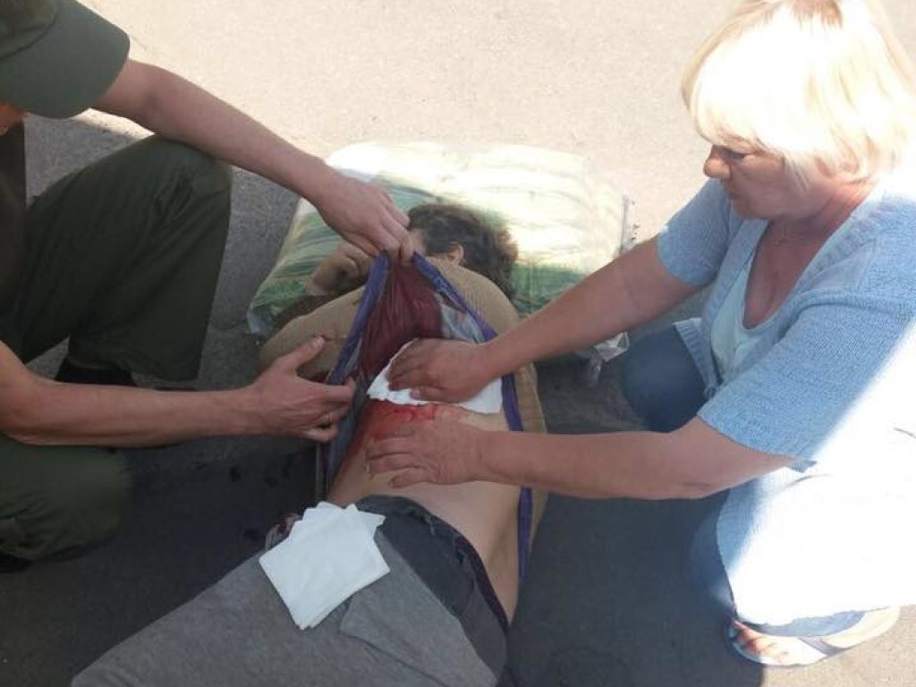 В Одессе отдыхающего ударили ножом в живот (ФОТО)