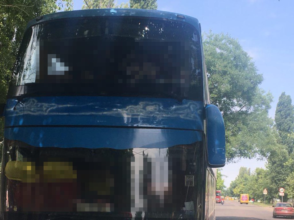 Патрульные задержали в Одессе пьяного водителя детского автобуса (ФОТО)