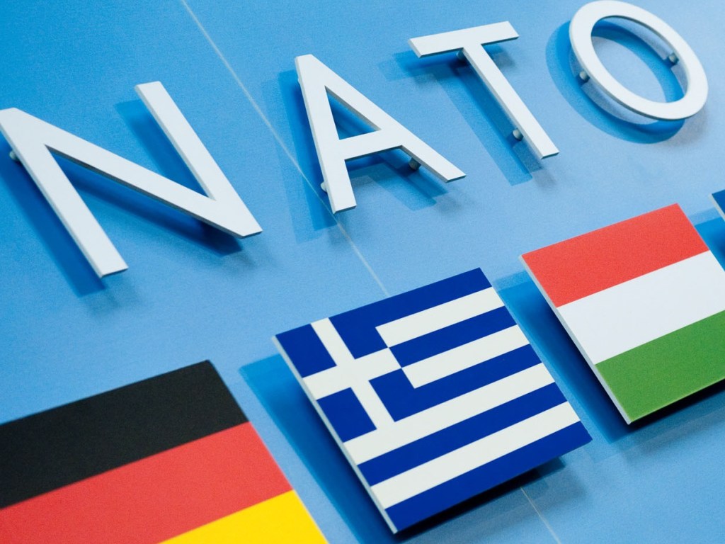 Американский обозреватель объяснил, как Украина может обойти санкции Венгрии в НАТО