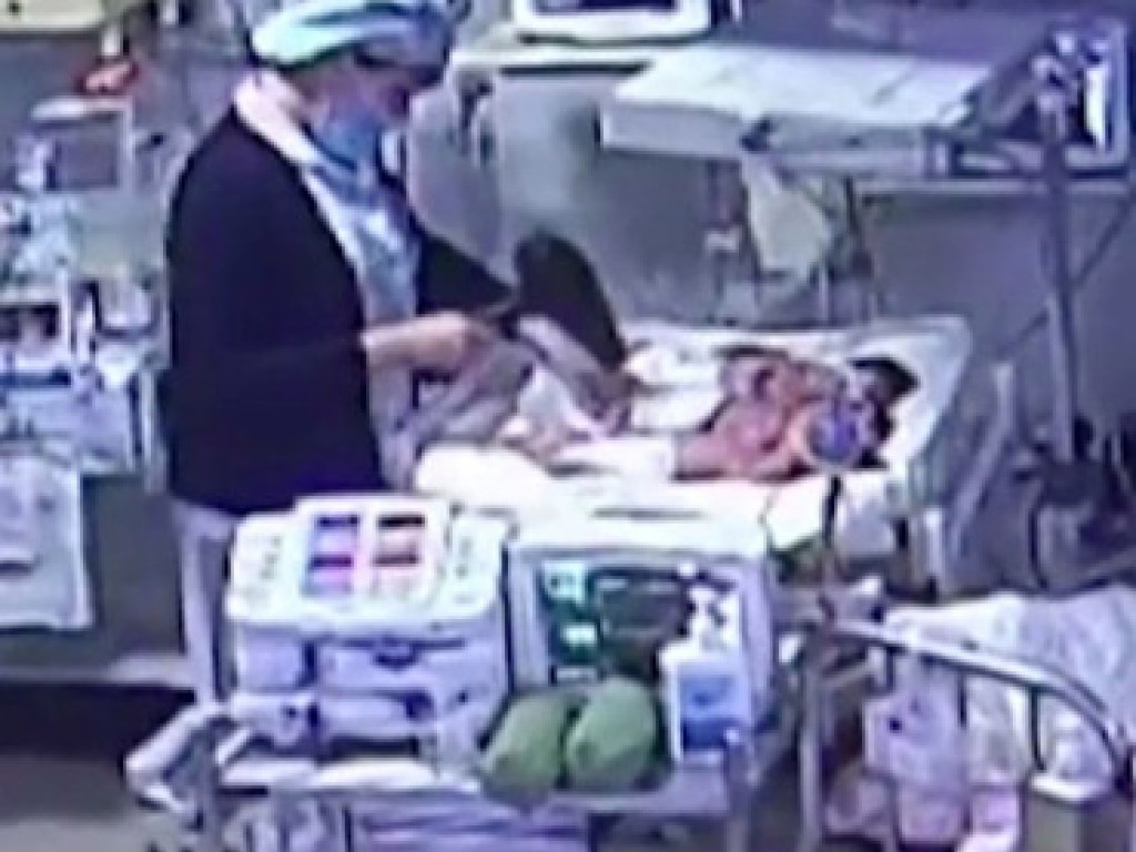 Младенец остался без ноги из-за рассеянной медсестры
