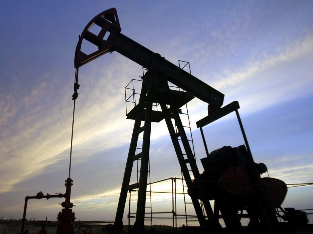 Нефть марки Brent торгуется ниже 77 долларов за баррель