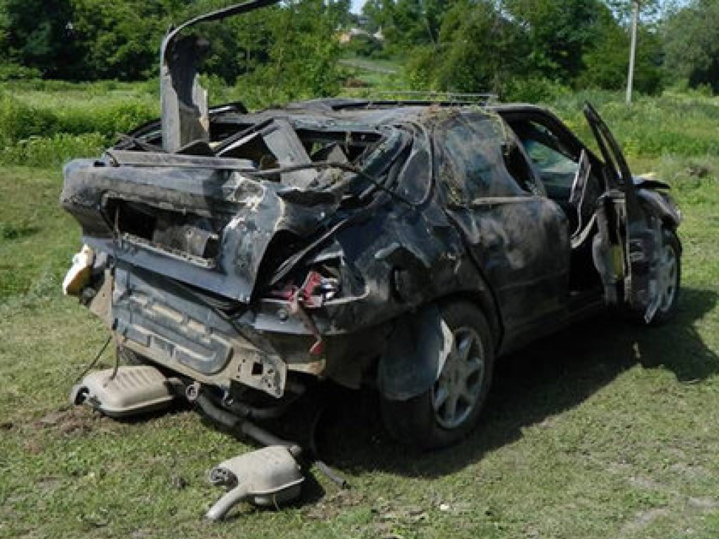 Смертельное ДТП в Тернопольской области: водитель вылетел из салона легковушки (ФОТО)