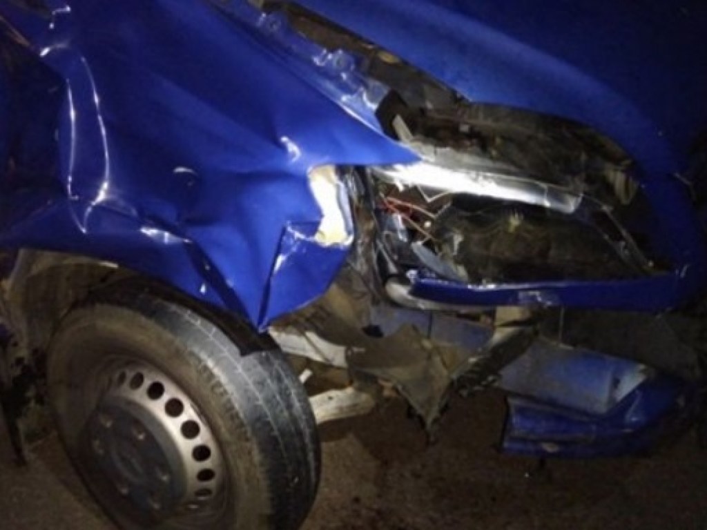 В Венгрии на автобане грузовик сбил насмерть двоих украинцев (ФОТО)