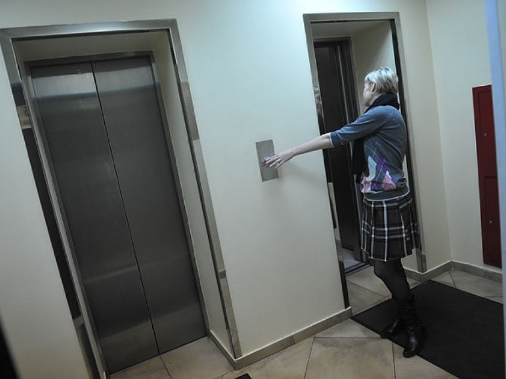 «Тариф-рубильник» в столице: В случае отказа платить по завышенным тарифам в 35-этажных домах отключают лифты