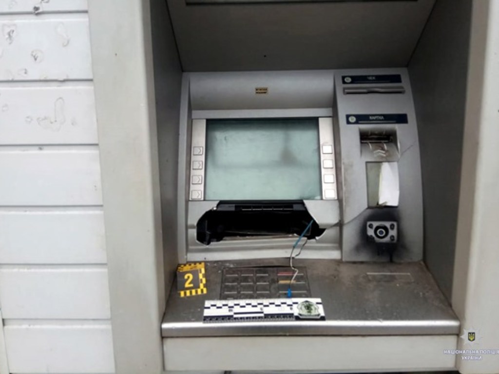 В Харькове преступники ради наживы пошли на подрыв банкомата (ФОТО)