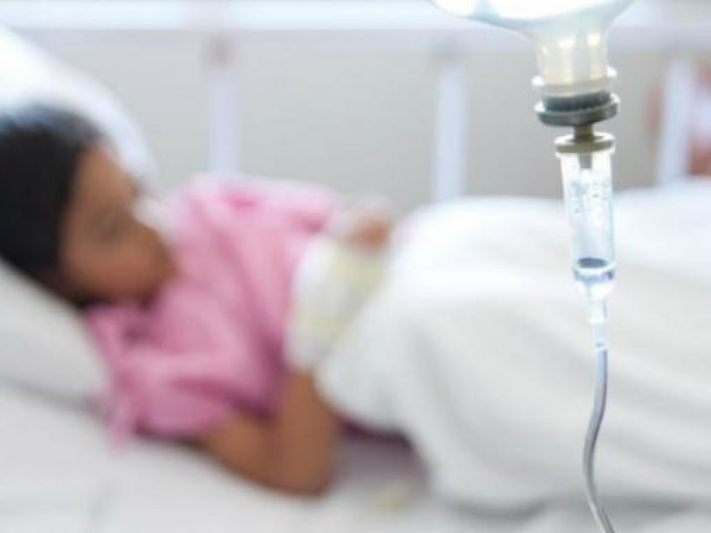 На Николаевщине дети попали в больницу с диагнозом «отравление алкоголем»