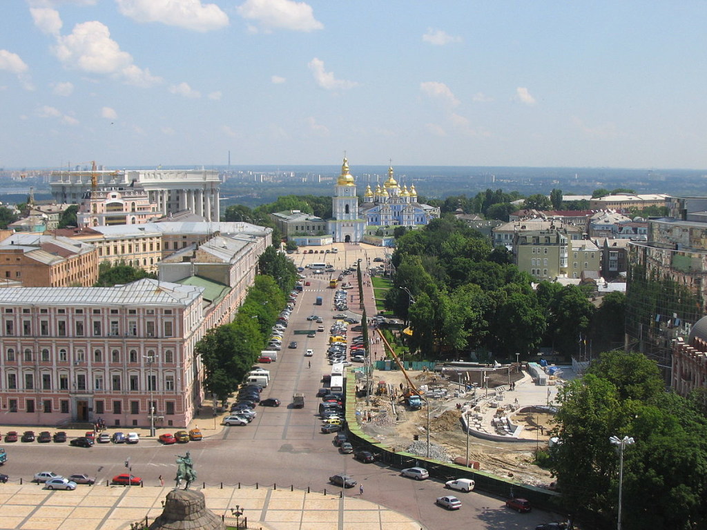 В Киеве ограничат движение вдоль Владимирского проезда