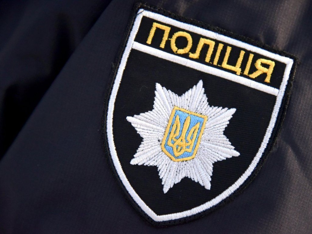 Полиция Киева расследует, от чего взорвалось авто на Святошино
