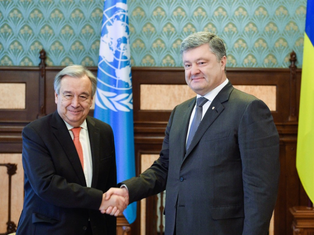 Порошенко в телефонном разговоре с Генсеком ООН поднял вопрос размещения миротворцев на Донбассе