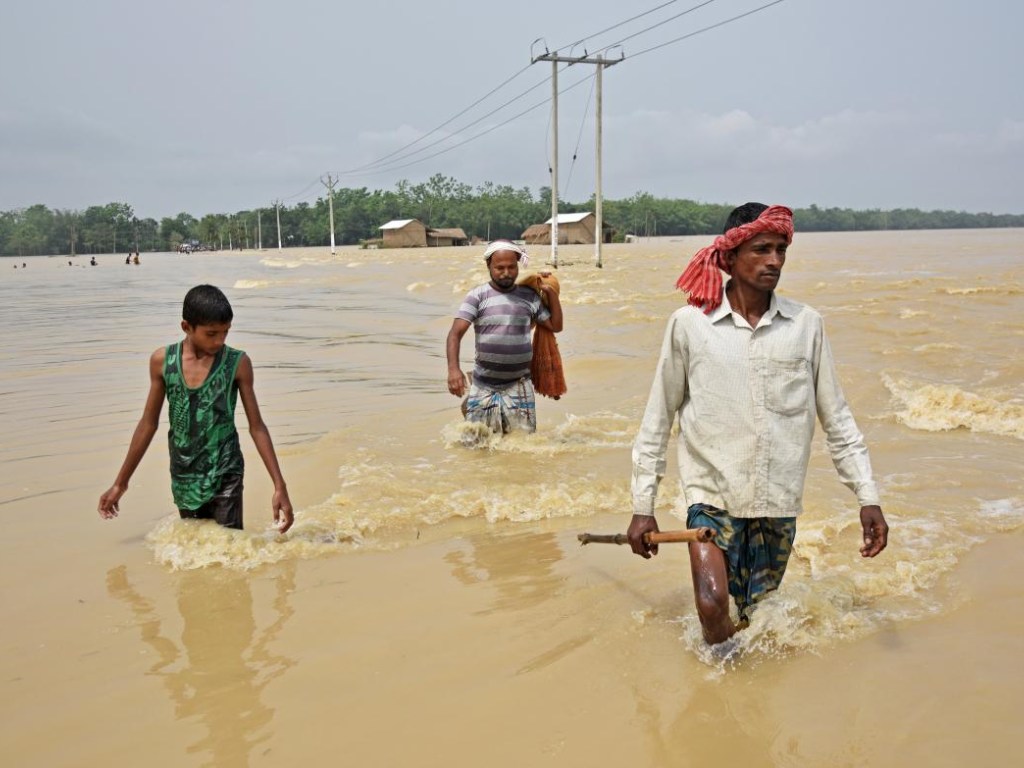 Наводнение в Индии: число жертв возросло до 23 (ФОТО)