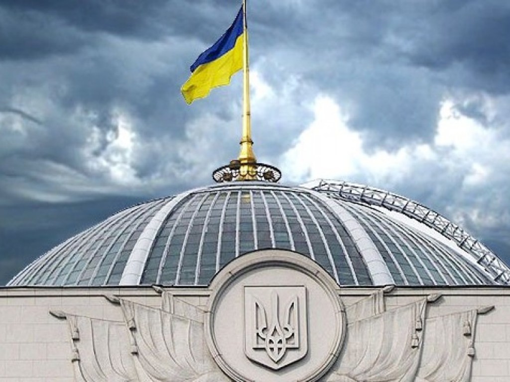 Политолог: украинским парламентом по-прежнему руководят с улицы Банковой