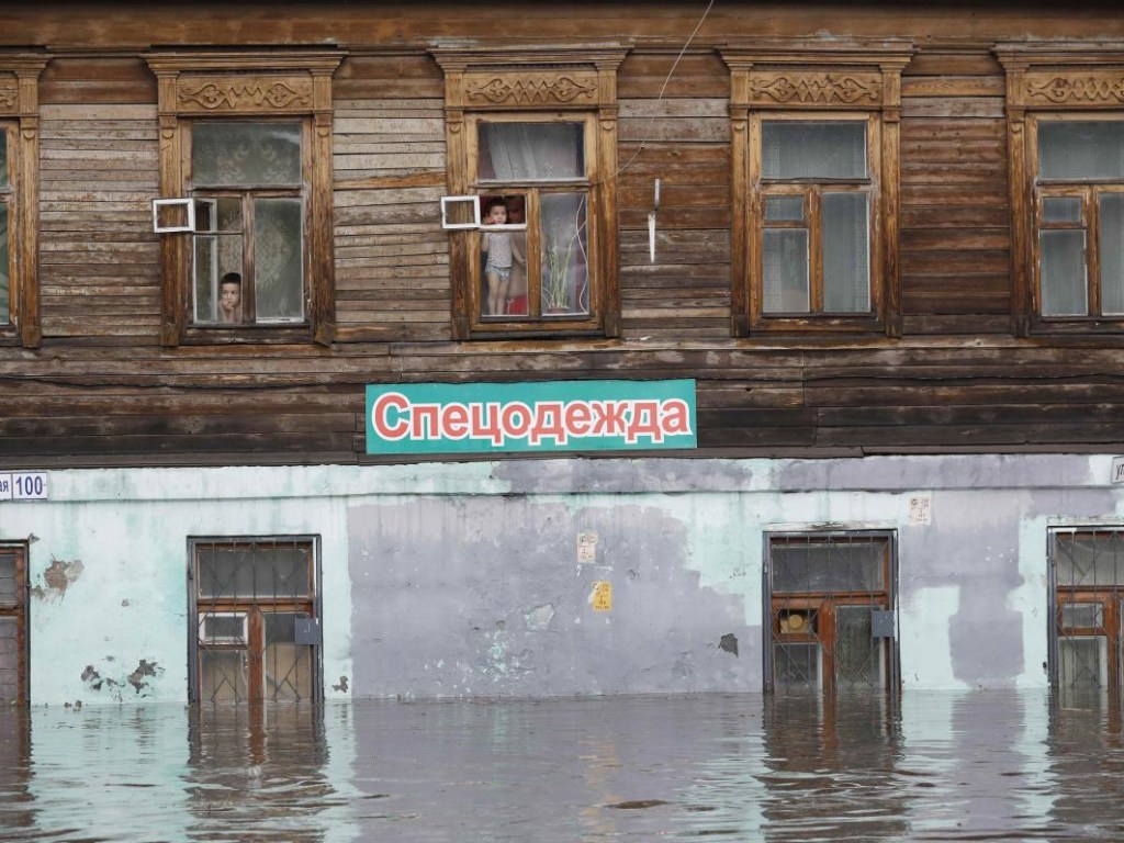 Сильный ливень привел к потопу в Нижнем Новгороде (ФОТО)