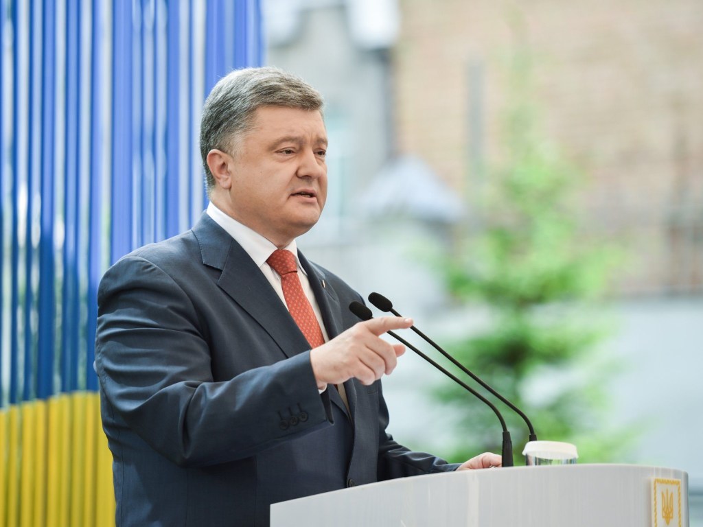 Президент ввел в действие решение СНБО об усилении антироссийских санкций