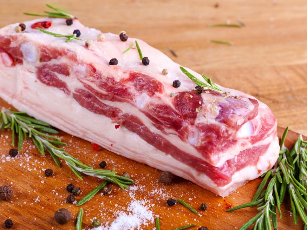 Украинцы потребляют в 2 раза меньше свинины, чем иностранцы – эксперт