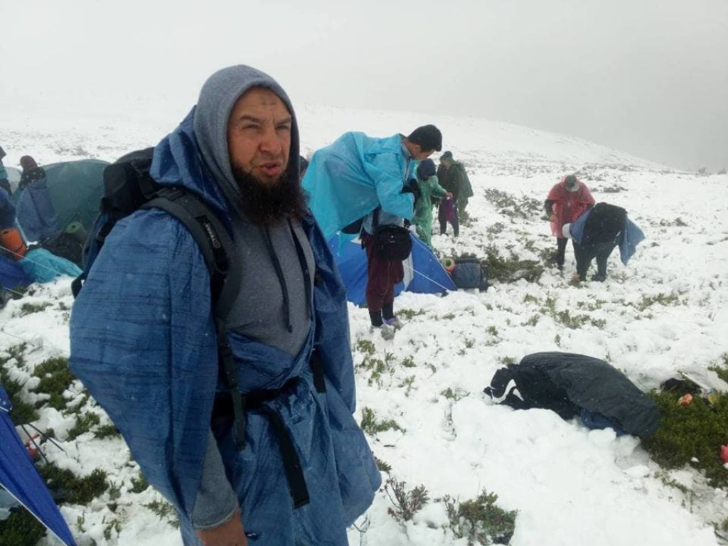 Из снежного плена на Закарпатье уже спасли 35 человек (ФОТО)