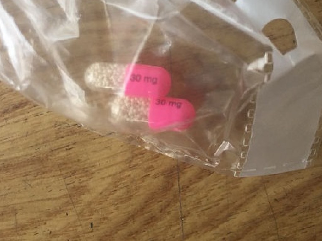 Морфин и кокаин: Сотрудники СБУ ликвидировали канал поставки наркотиков из Европы (ФОТО)