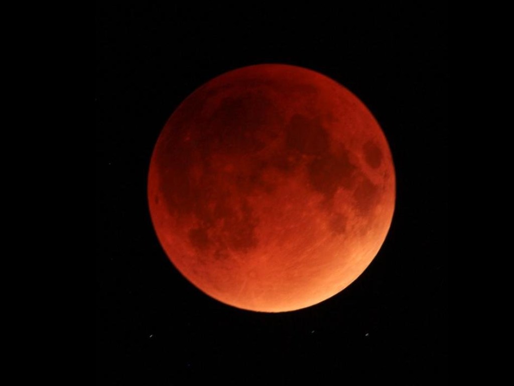 «Кровавая» луна: в NASA сообщили о предстоящем затмении спутника Земли