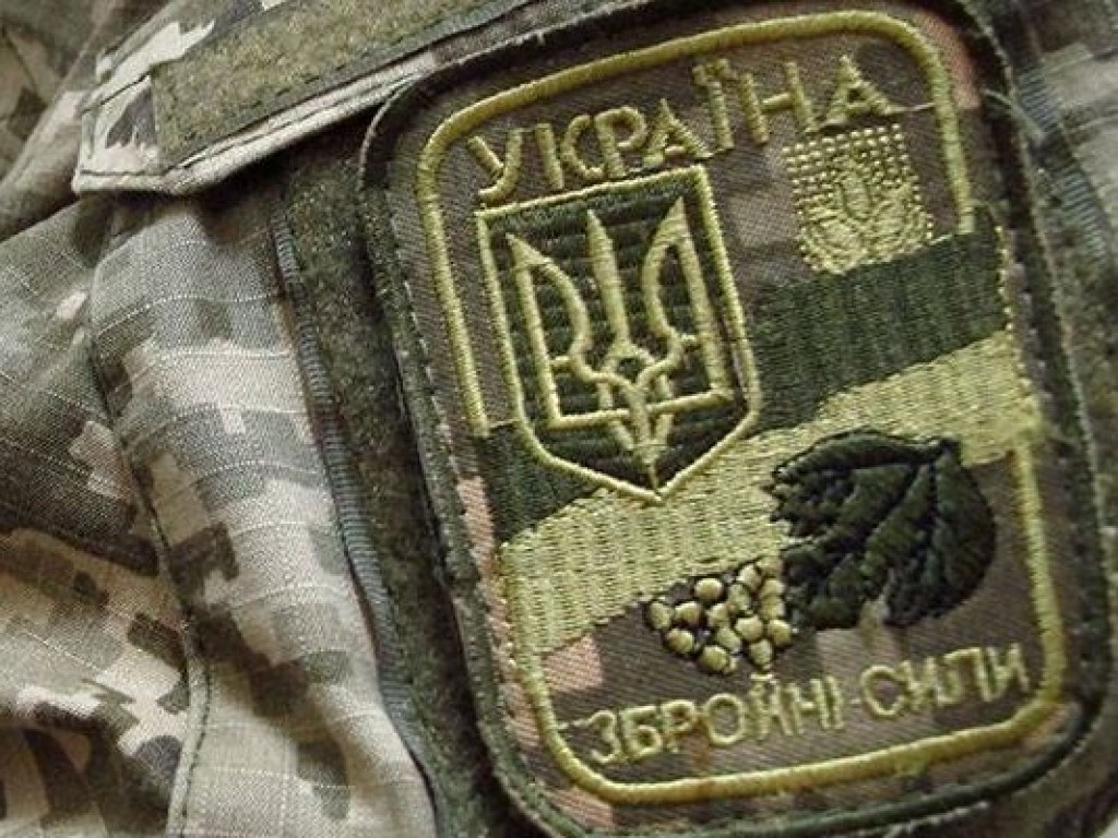 Военнослужащий ВСУ нагишом и «под кайфом» прогулялся по ночному Харькову (ВИДЕО)